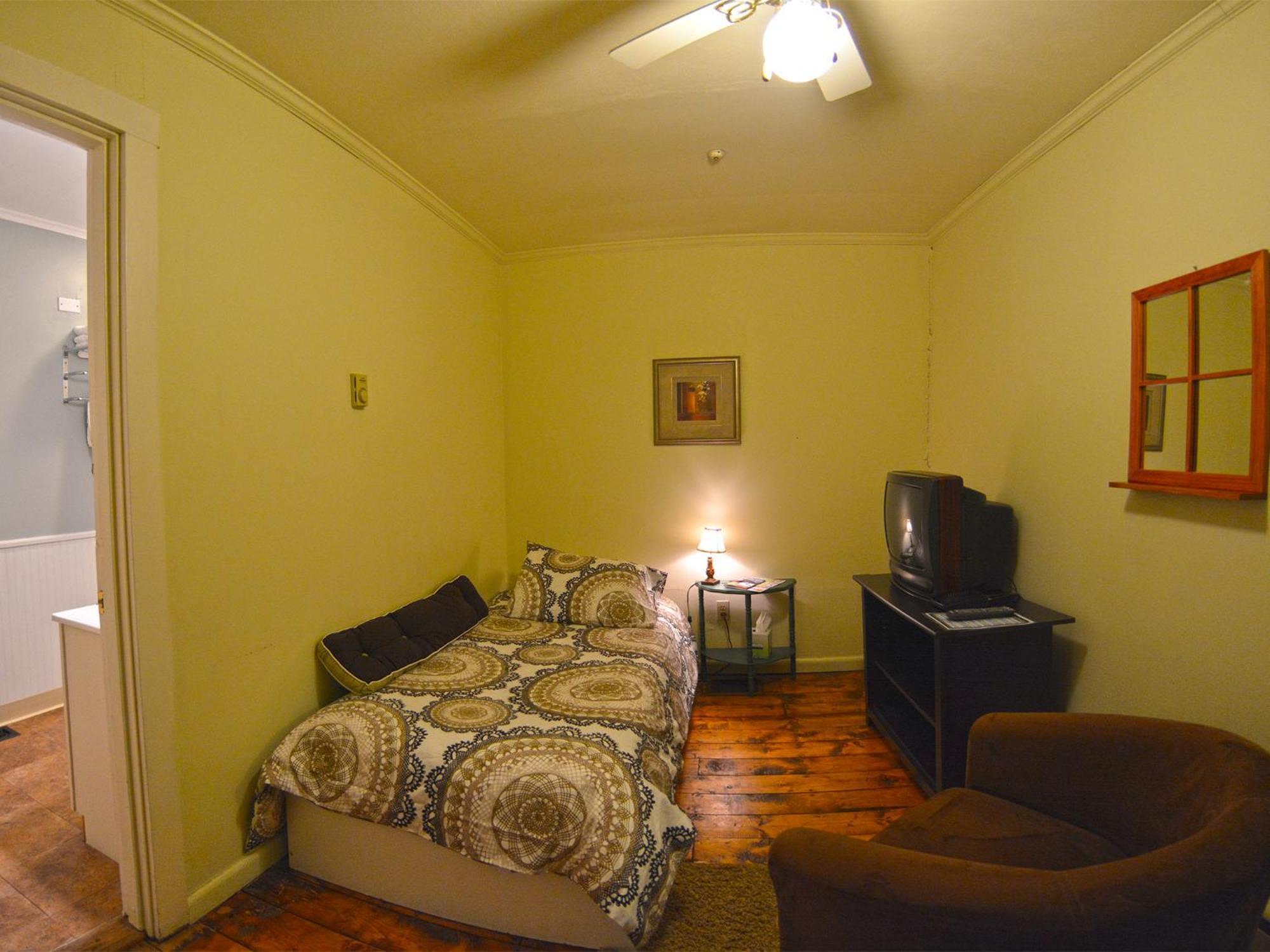Hyde Away Inn Waitsfield Номер фото