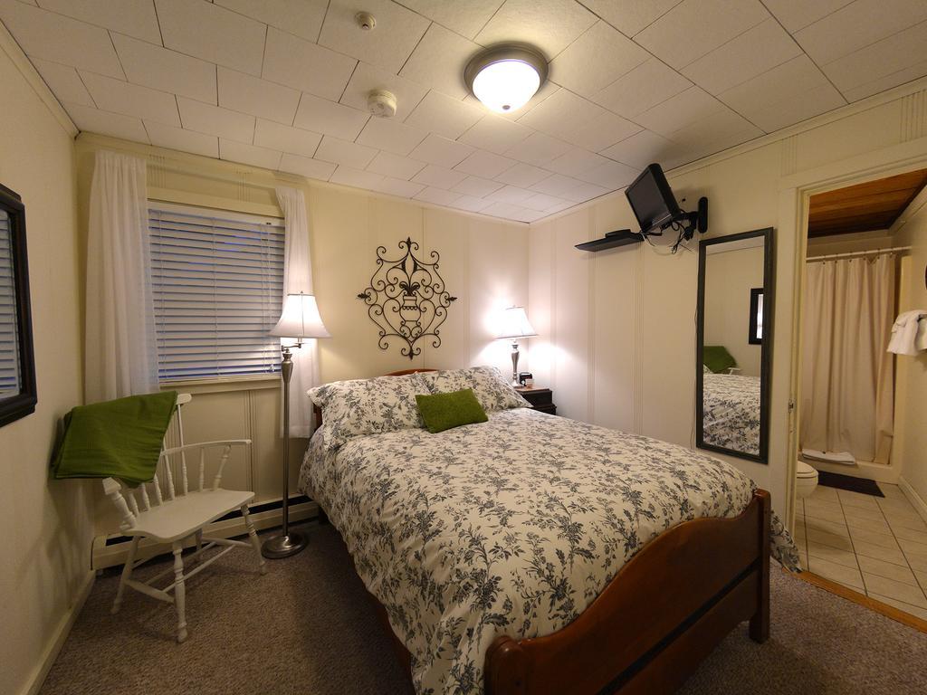 Hyde Away Inn Waitsfield Номер фото