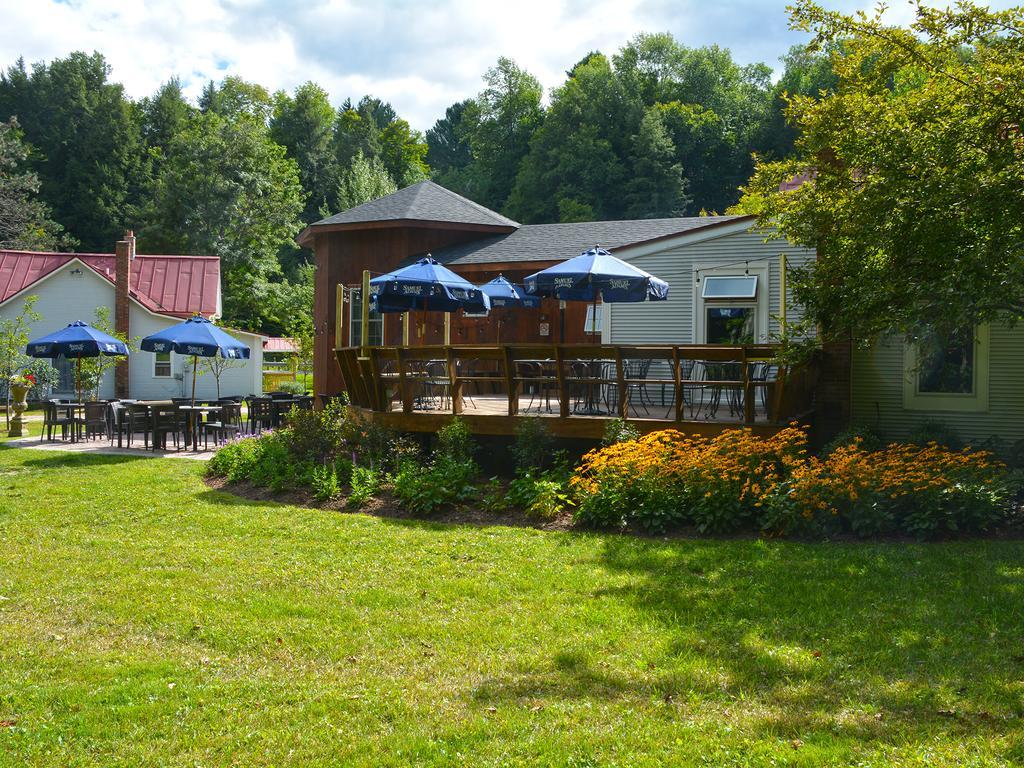 Hyde Away Inn Waitsfield Экстерьер фото