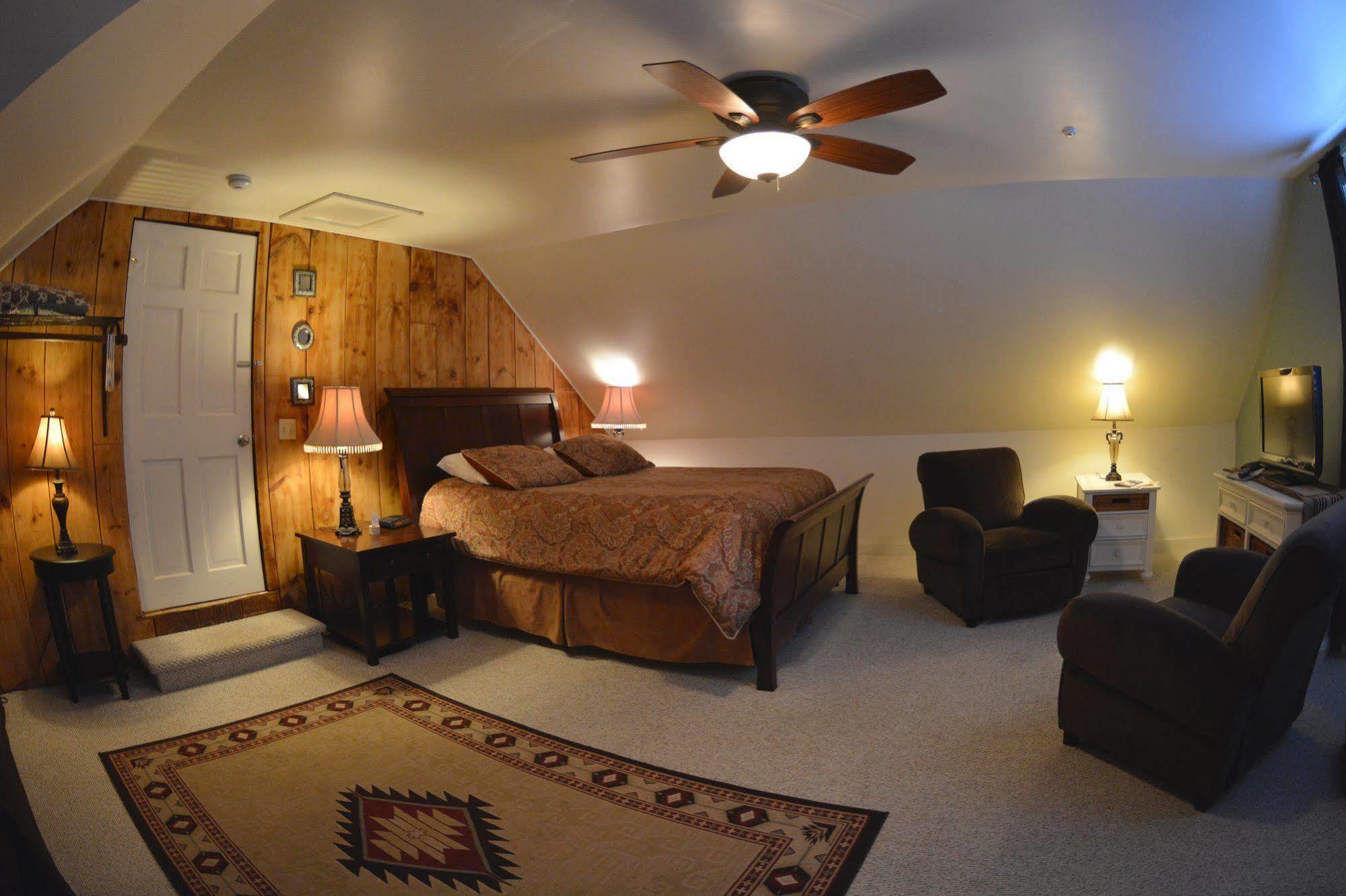 Hyde Away Inn Waitsfield Экстерьер фото
