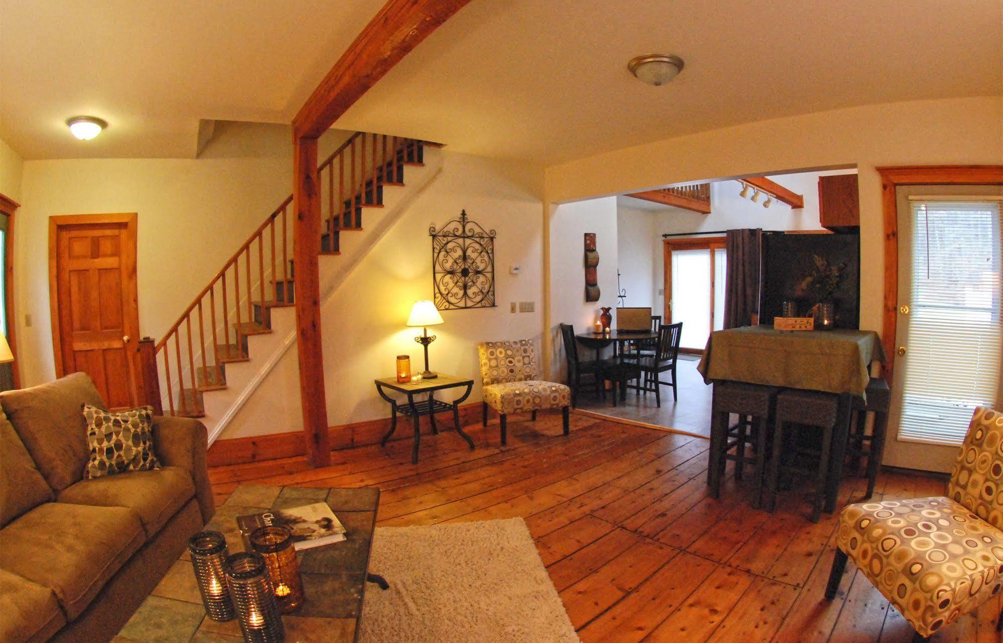 Hyde Away Inn Waitsfield Экстерьер фото