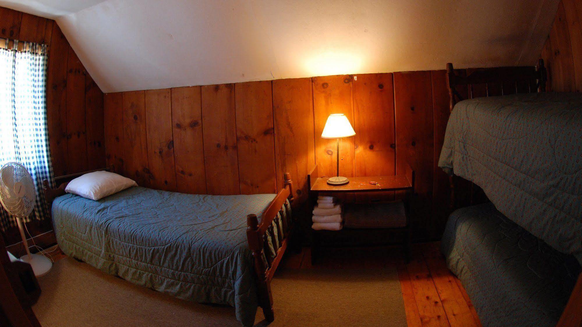 Hyde Away Inn Waitsfield Экстерьер фото